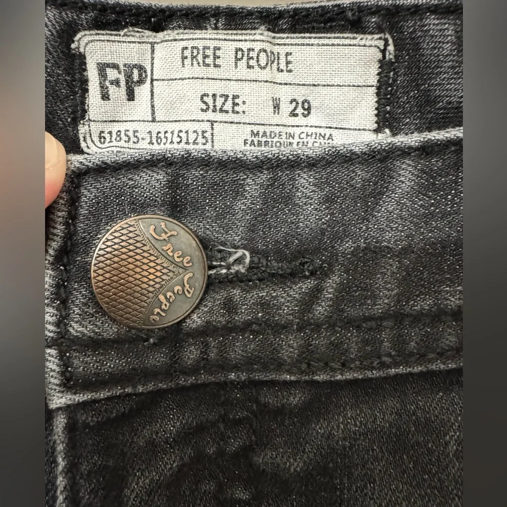 Free People Black distressed Jeans with frayed bottom - Picture 4 of 5